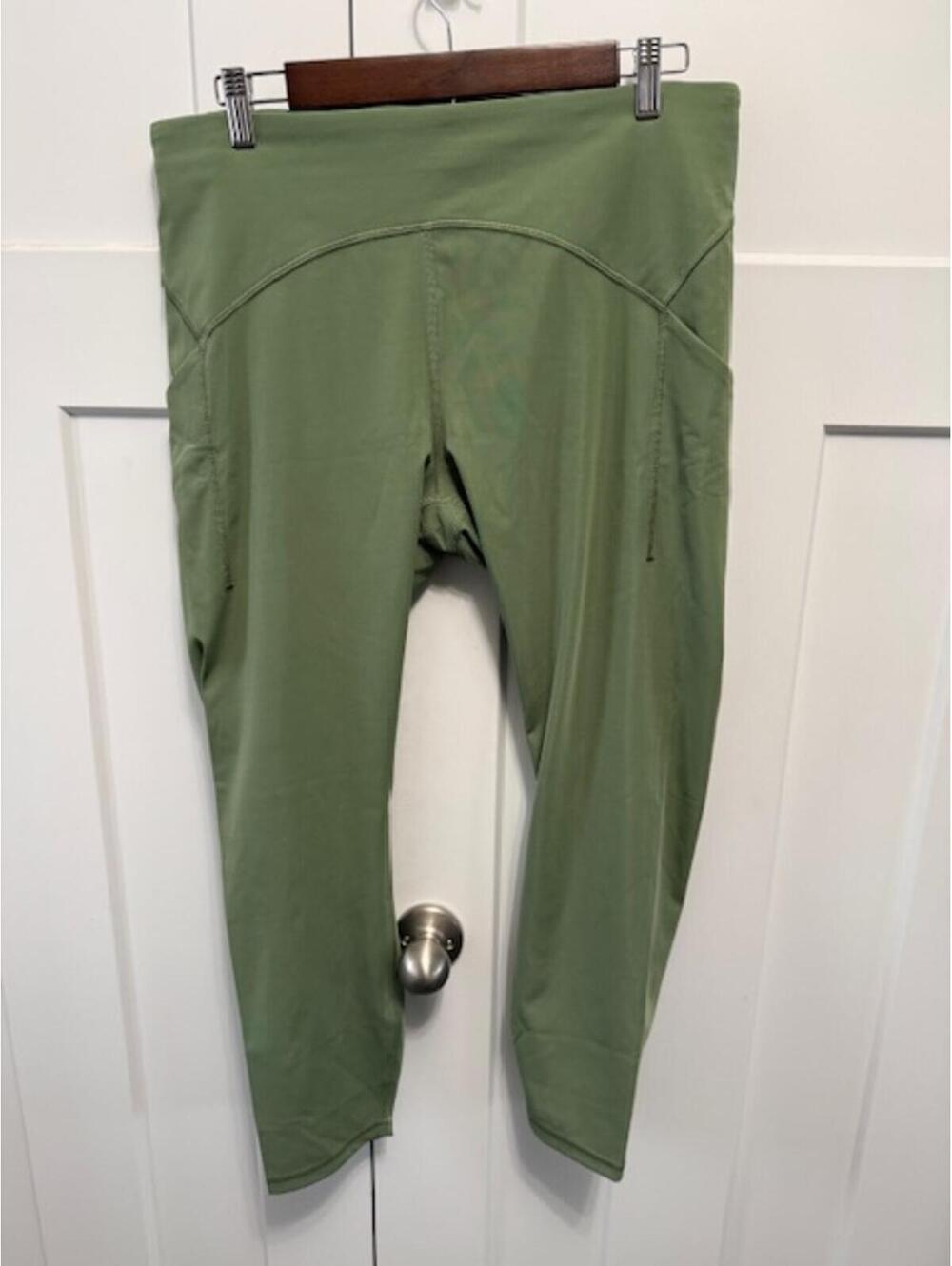 NWOT Lululemon leggings with pockets in green 27" inseam size 14 high wasted